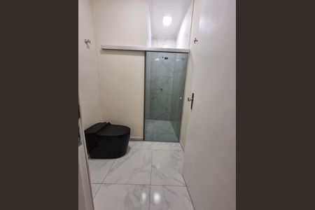 Banheiro de casa à venda com 2 quartos, 240m² em Vila Homero Thon, Santo André