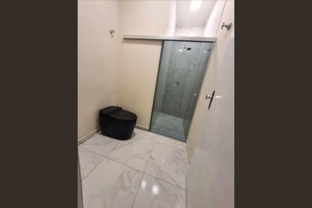 Banheiro de casa à venda com 2 quartos, 240m² em Vila Homero Thon, Santo André