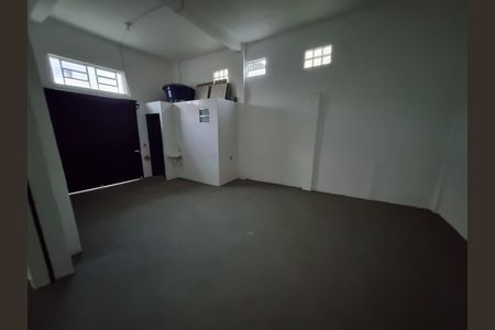 Casa à venda com 240m², 2 quartos e 4 vagas Casa à venda com 240m², 2 quartos e 4 vagasÁrea externa
