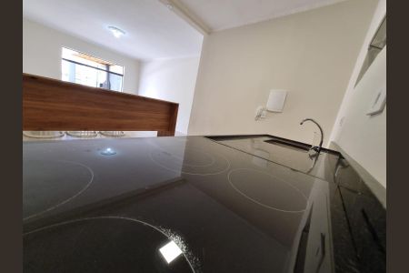 Casa à venda com 240m², 2 quartos e 4 vagas Casa à venda com 240m², 2 quartos e 4 vagasCozinha