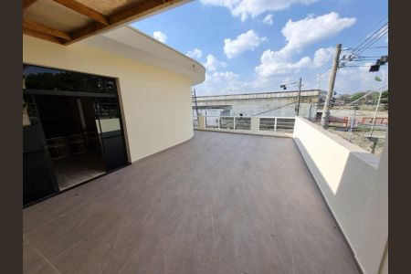 Casa à venda com 240m², 2 quartos e 4 vagas Casa à venda com 240m², 2 quartos e 4 vagasÁrea externa