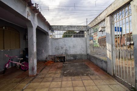 Casa à venda com 200m², 3 quartos e 3 vagas Casa à venda com 200m², 3 quartos e 3 vagasGaragem
