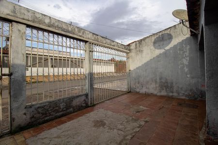 Casa à venda com 200m², 3 quartos e 3 vagas Casa à venda com 200m², 3 quartos e 3 vagasGaragem