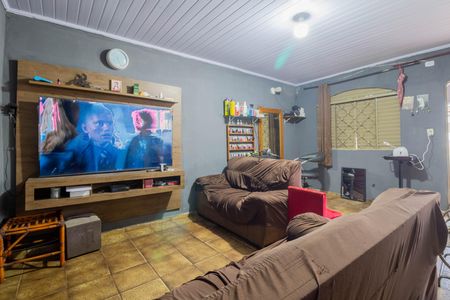 Casa à venda com 200m², 3 quartos e 3 vagas Casa à venda com 200m², 3 quartos e 3 vagasSala