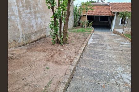 Casa à venda com 107m², 2 quartos e 3 vagas Casa à venda com 107m², 2 quartos e 3 vagasFoto 02