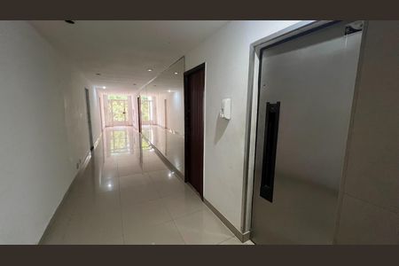 Apartamento para alugar com 67m², 1 quarto e sem vaga Apartamento para alugar com 67m², 1 quarto e sem vagaHall
