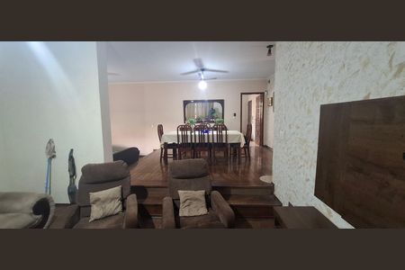 Casa para alugar com 150m², 3 quartos e 3 vagasSala