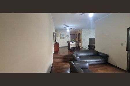 Casa para alugar com 150m², 3 quartos e 3 vagasSala