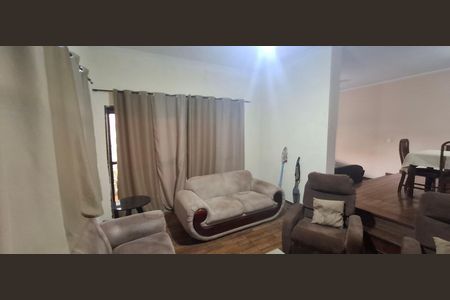 Casa para alugar com 150m², 3 quartos e 3 vagasSala