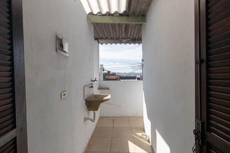 Área de Serviço de casa para alugar com 2 quartos, 125m² em Vila Medeiros, São Paulo