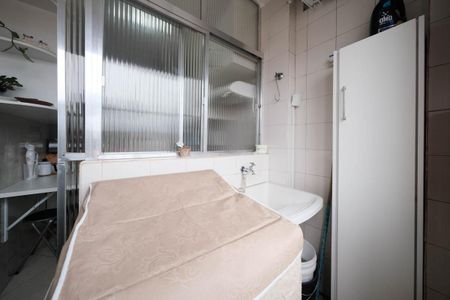 Apartamento à venda com 60m², 2 quartos e 1 vagaCozinha e Área de Serviço