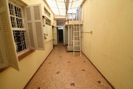 Casa à venda com 230m², 3 quartos e 2 vagas Casa à venda com 230m², 3 quartos e 2 vagasCorredor
