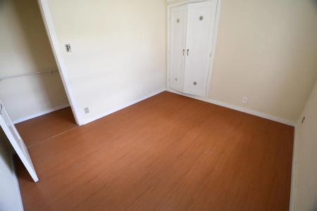 Casa à venda com 230m², 3 quartos e 2 vagas Casa à venda com 230m², 3 quartos e 2 vagasQuarto