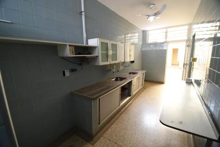 Casa à venda com 230m², 3 quartos e 2 vagas Casa à venda com 230m², 3 quartos e 2 vagasCozinha