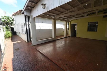 Casa à venda com 230m², 3 quartos e 2 vagas Casa à venda com 230m², 3 quartos e 2 vagasÁrea de Serviço