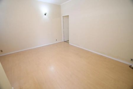 Casa à venda com 230m², 3 quartos e 2 vagas Casa à venda com 230m², 3 quartos e 2 vagasQuarto