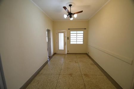 Casa à venda com 230m², 3 quartos e 2 vagas Casa à venda com 230m², 3 quartos e 2 vagasHall de Entrada