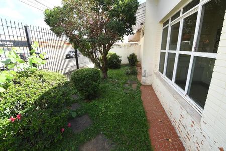 Casa à venda com 230m², 3 quartos e 2 vagas Casa à venda com 230m², 3 quartos e 2 vagasQuintal