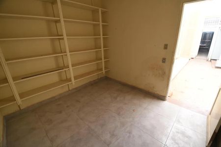 Casa à venda com 230m², 3 quartos e 2 vagas Casa à venda com 230m², 3 quartos e 2 vagasQuarto de serviço
