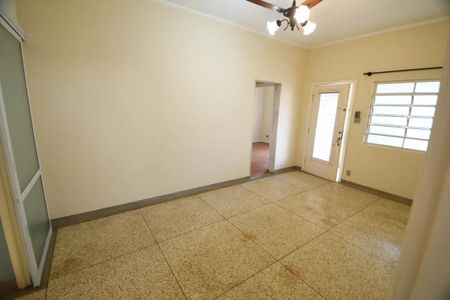 Casa à venda com 230m², 3 quartos e 2 vagas Casa à venda com 230m², 3 quartos e 2 vagasHall de Entrada