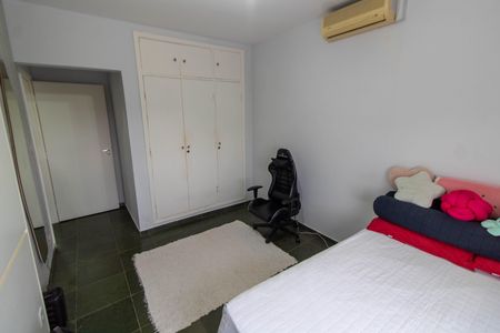 Apartamento à venda com 138m², 3 quartos e 1 vaga Apartamento à venda com 138m², 3 quartos e 1 vagaQUARTO 2