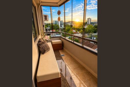 Apartamento para alugar com 90m², 3 quartos e 1 vaga Apartamento para alugar com 90m², 3 quartos e 1 vagaVaranda