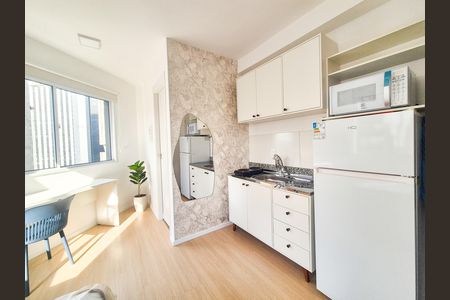 Cozinha de kitnet/studio para alugar com 1 quarto, 18m² em República, São Paulo