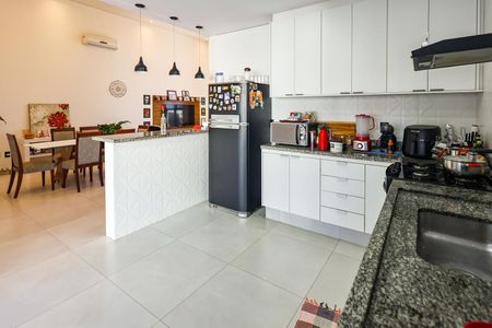 Casa de condomínio para alugar com 183m², 3 quartos e 4 vagas Casa de condomínio para alugar com 183m², 3 quartos e 4 vagasCozinha