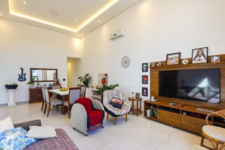 Casa de condomínio para alugar com 183m², 3 quartos e 4 vagas Casa de condomínio para alugar com 183m², 3 quartos e 4 vagasSala