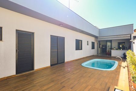 Casa de condomínio para alugar com 183m², 3 quartos e 4 vagas Casa de condomínio para alugar com 183m², 3 quartos e 4 vagasPiscina