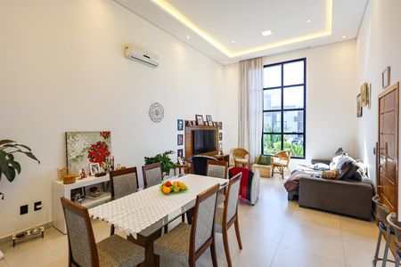 Casa de condomínio para alugar com 183m², 3 quartos e 4 vagas Casa de condomínio para alugar com 183m², 3 quartos e 4 vagasSala