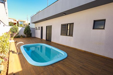 Casa de condomínio para alugar com 183m², 3 quartos e 4 vagas Casa de condomínio para alugar com 183m², 3 quartos e 4 vagasPiscina