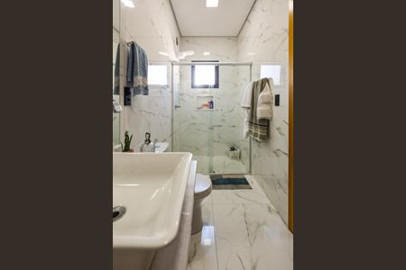 Casa de condomínio para alugar com 183m², 3 quartos e 4 vagas Casa de condomínio para alugar com 183m², 3 quartos e 4 vagasBanheiro da Suíte 2