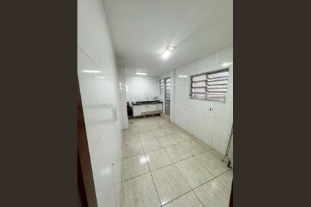 Cozinha de apartamento para alugar com 2 quartos, 92m² em Vila Romana, São Paulo