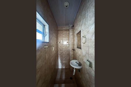 Casa para alugar com 60m², 2 quartos e 1 vaga Casa para alugar com 60m², 2 quartos e 1 vagaBanheiro da Suíte
