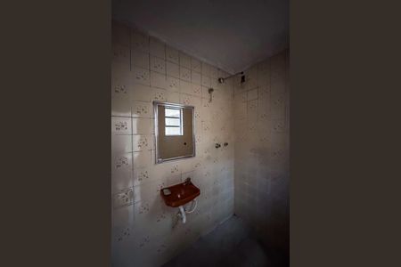 Casa para alugar com 60m², 2 quartos e 1 vaga Casa para alugar com 60m², 2 quartos e 1 vagaBanheiro de serviço