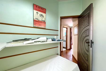 Apartamento à venda com 150m², 2 quartos e 2 vagas Apartamento à venda com 150m², 2 quartos e 2 vagasEscritório