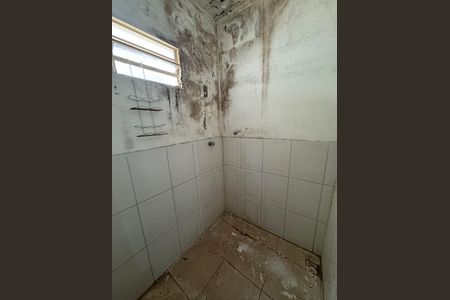 Casa à venda com 360m², 7 quartos e 4 vagas Casa à venda com 360m², 7 quartos e 4 vagasBanheiro anexo 4