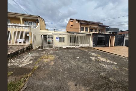 Casa à venda com 360m², 7 quartos e 4 vagas Casa à venda com 360m², 7 quartos e 4 vagasFachada longe