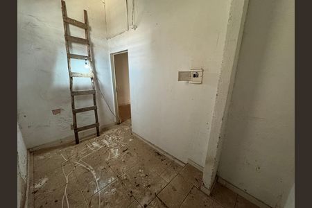 Casa à venda com 360m², 7 quartos e 4 vagas Casa à venda com 360m², 7 quartos e 4 vagasCozinha anexo 4