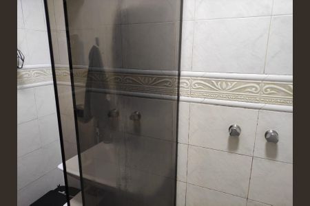 Apartamento à venda com 65m², 2 quartos e 1 vaga Apartamento à venda com 65m², 2 quartos e 1 vagaBanheiro
