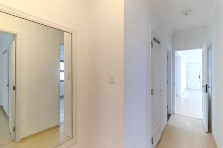 Apartamento à venda com 134m², 3 quartos e 1 vaga Apartamento à venda com 134m², 3 quartos e 1 vagaCorredor