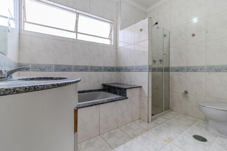 Apartamento à venda com 134m², 3 quartos e 1 vaga Apartamento à venda com 134m², 3 quartos e 1 vagaBanheiro da Suíte