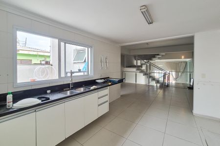 Casa para alugar com 270m², 3 quartos e 6 vagas Casa para alugar com 270m², 3 quartos e 6 vagasCozinha