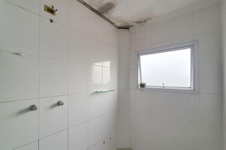 Casa para alugar com 270m², 3 quartos e 6 vagas Casa para alugar com 270m², 3 quartos e 6 vagasBanheiro da Suíte 1