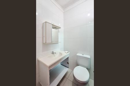 Casa para alugar com 270m², 3 quartos e 6 vagas Casa para alugar com 270m², 3 quartos e 6 vagasBanheiro da Suíte 2