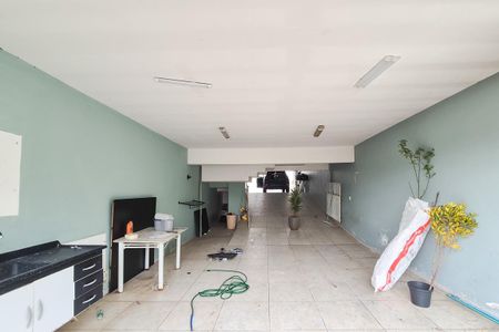 Casa para alugar com 270m², 3 quartos e 6 vagas Casa para alugar com 270m², 3 quartos e 6 vagasQuintal