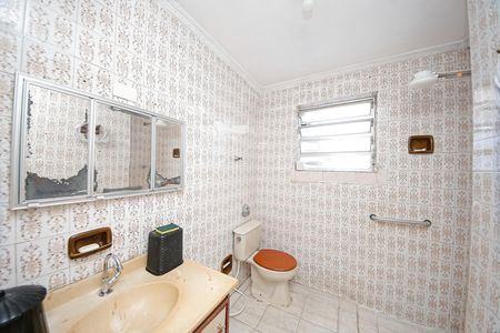 Casa para alugar com 124m², 2 quartos e 1 vaga Casa para alugar com 124m², 2 quartos e 1 vagaBanheiro social