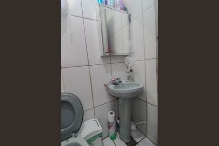 Casa à venda com 70m², 2 quartos e 1 vaga Casa à venda com 70m², 2 quartos e 1 vagaBanheiro