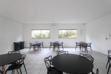 Apartamento para alugar com 38m², 2 quartos e sem vaga Apartamento para alugar com 38m², 2 quartos e sem vagaSalão de Festas